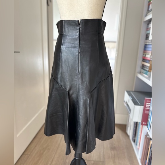 Alexander McQueen Pre-Fall 2018 Embroidered Lamb Leather A-Line Skirt – IT 42 - Picture 5 of 15